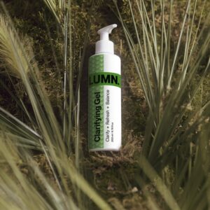 LUMN Clarifying Face Gel for Oily & Blemish-Prone Skin - Image 5