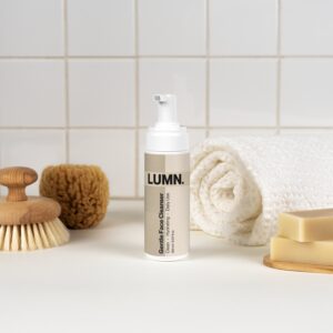 LUMN Gentle Cleansing Foam Face Wash - Image 5