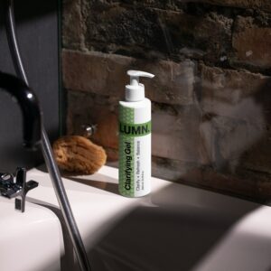 LUMN Clarifying Face Gel for Oily & Blemish-Prone Skin - Image 7
